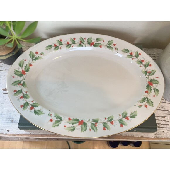 Royal Gallery 6283 Holly Dinner Plate Main Dish Christmas Thanksgiving 14" x 10” - Picture 4 of 6
